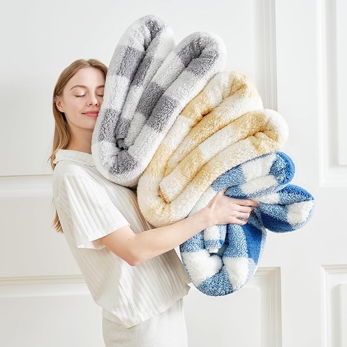 Cozy Bliss Luxury Sherpa Throw Blanket for Couch, Premium Reversible Buffalo Plaid Thick Throw, Warm Cozy Soft Blanket for Home and Gifts (Light Blue, 50" x 60")