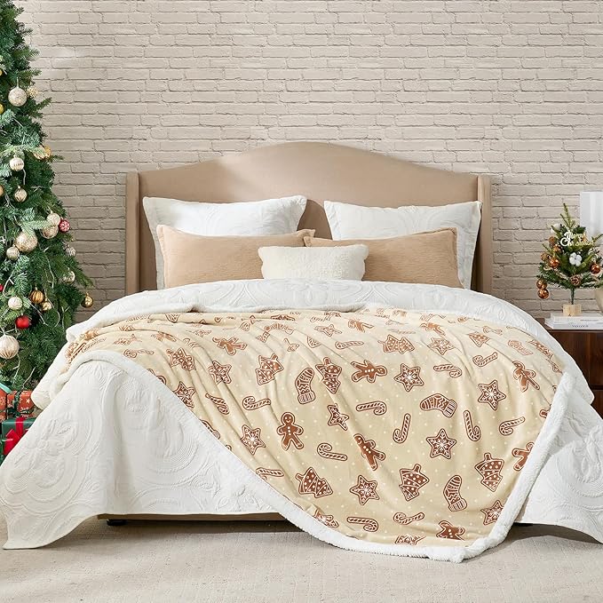 Cozy Bliss Luxury Sherpa Throw Blanket for Couch, Premium Reversible Thick Throw with Gingerbread & Candy Cane Design, Warm Cozy Soft Blanket for Home and Gifts (50 * 60)