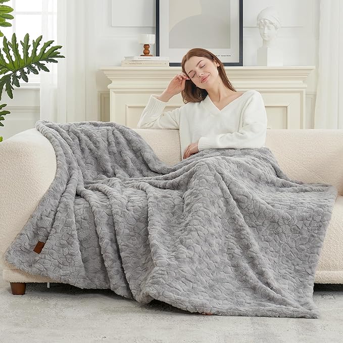 Cozy Bliss Faux Fur Throw Blanket for Couch, Fuzzy Soft Plush Thick Warm Fluffy Reversible Wave Textured Blanket for Sofa Bedroom Living Room, 55 * 70 Inches Grey