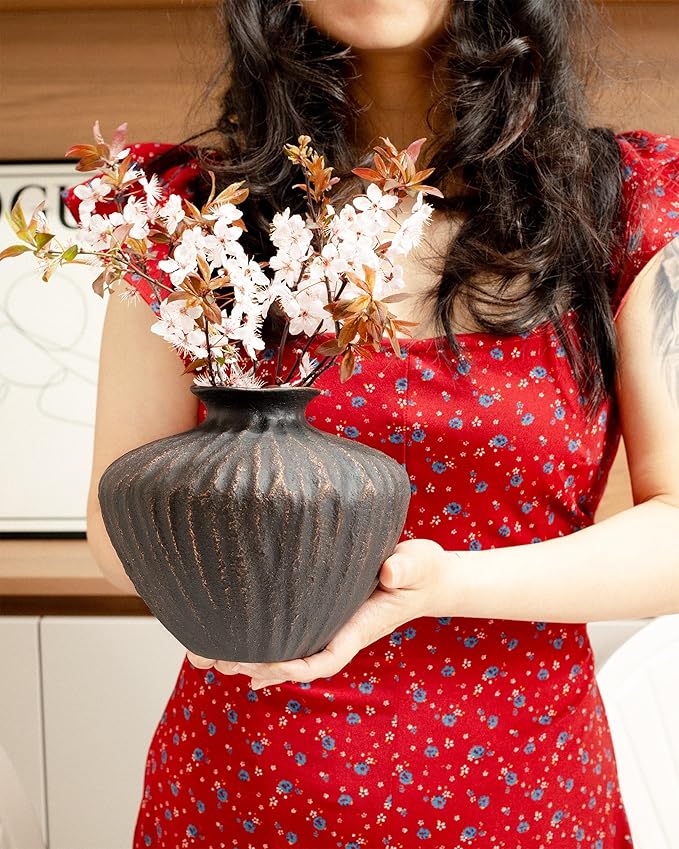 Small Black Ceramic Vase 6 Inch – Handmade Sculptural Decor with Hand-Painted Gold Detailing – Organic Accent Flower Vase for Shelf, Entryway or Table – Modern Minimalist Home Decoration