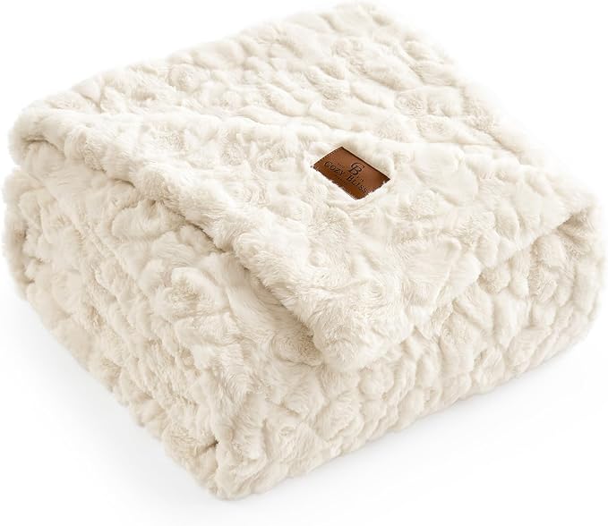Cozy Bliss Faux Fur Throw Blanket for Couch, Fuzzy Soft Plush Thick Warm Fluffy Reversible Wave Textured Blanket for Sofa Bedroom Living Room, 55 * 70 Inches Cream White