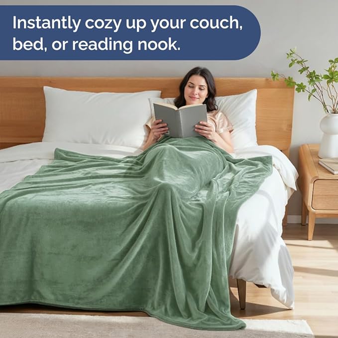 Ultra Soft Fleece Blanket King Size - Flannel Fleece Luxury King Blanket - Lightweight for Couch Bed Chair - Thick, Warm & Breathable - All Season Cozy Fuzzy Anti-Static Microplush Bedding, Sage Green