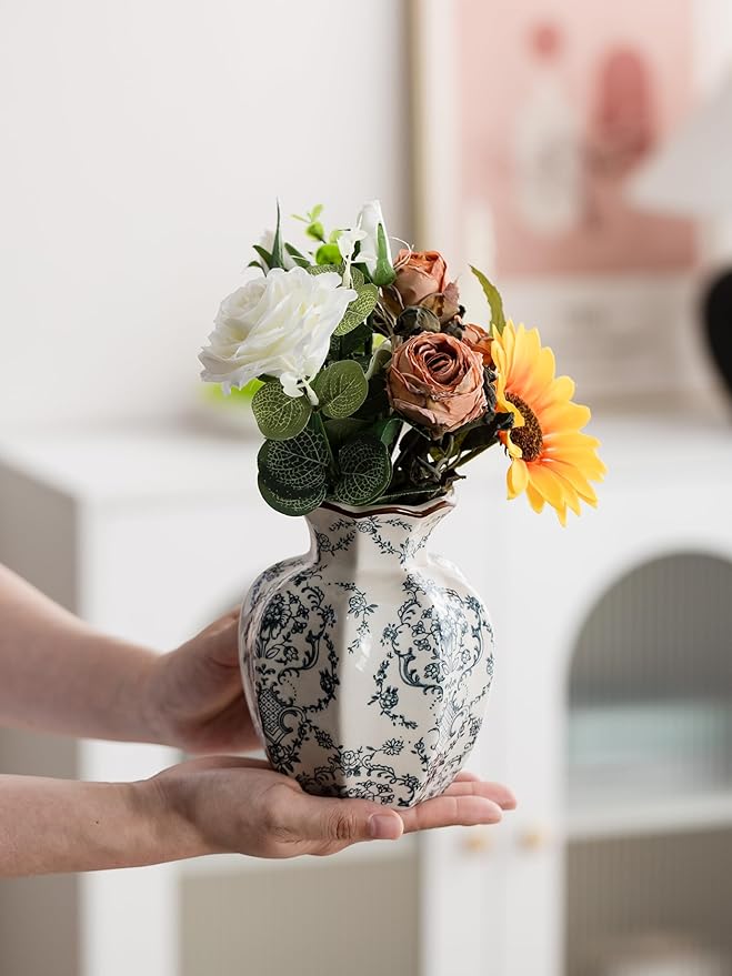 Blue and White Vase, Vintage Blue Ceramic Flower Vessel,Ceramic vases for Home Decor,Vintage Green and Beige for Console Table Mantle Chinoiserie Decor (Retro-03, Small)