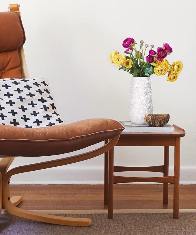 D'vine Dev 8 Inch Textured White Elegant Oval Ceramic Vase for Flowers, Home Décor Vase with Design Box, VS-LD-A-1