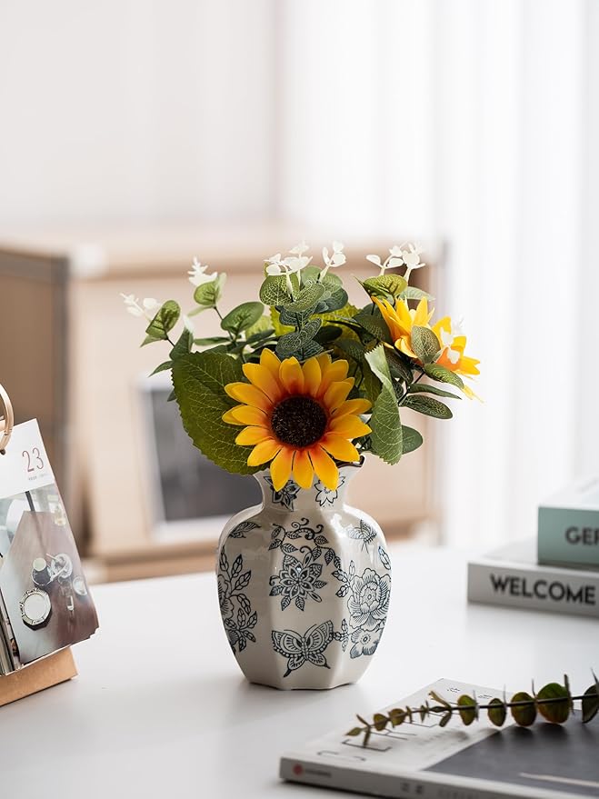 Blue and White Vase, Vintage Blue Ceramic Flower Vessel,Ceramic vases for Home Decor,Vintage Green and Beige for Console Table Mantle Chinoiserie Decor (Retro-02, Small)