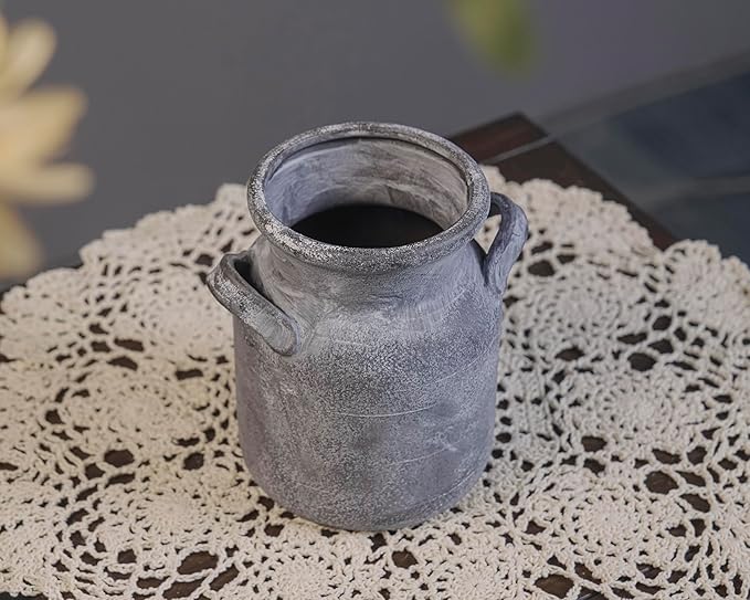 Quoowiit Ceramic Rustic Farmhouse Vase, Distressed Decorative Flower Vases for Home Decor, Ideal Shelf Decor, Black Boho Vase for Living Room Bedroom Kitchen Office Centerpiece Table Decorations